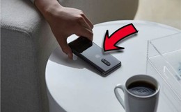 Đặt điện thoại xuống bàn nhớ úp màn hình, ai quen tay lật ngửa nhớ đổi ngay