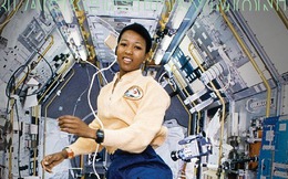 Mae Jemison: Người phụ nữ Mỹ gốc Phi đầu tiên bay vào vũ trụ