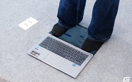 Tội gì mua laptop business cũ? Dòng máy này giá tương đương mà cũng bền bỉ chẳng kém, bảo hành tối thiểu 2 năm, và là máy mới 100%