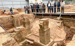 Đào đất, người dân phát hiện vật hình trụ dày 4m màu vàng lạ, chuyên gia xác nhận báu vật lớn nhất lịch sử