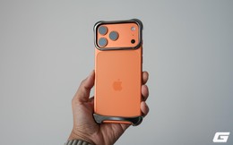 Đây là ốp cho iPhone 17 Pro Max với giá hơn 2 triệu đồng nhưng hở gần hết, chỉ che cái cần che