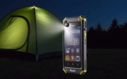 Ra mắt điện thoại siêu bền có máy chiếu, pin 17.600mAh, đèn pin siêu sáng, camera soi đêm 64MP