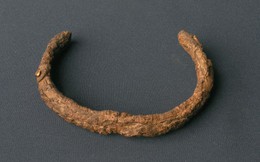 Phát hiện kim loại lạ đến từ bên ngoài hành tinh bên trong kho báu 3.000 năm tuổi