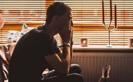 Vì sao nhiều người bất ngờ đổ bệnh đúng ngày nghỉ lễ, hiện tượng tưởng quen mà khoa học vẫn chưa hiểu hết