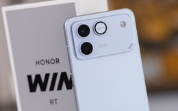 Trên tay điện thoại pin 10.000mAh