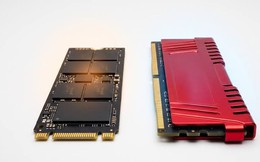 Tại sao ổ SSD bị hao mòn trong khi bộ nhớ RAM gần như bất tử