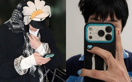 G-Dragon kéo khẩu trang mở khóa iPhone ở sân bay, zoom cận mới phát hiện món đồ độc nhất thế giới trên tay