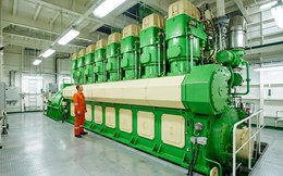 Tại sao động cơ ô tô có số lượng xi-lanh chẵn, trong khi động cơ tàu thủy khổng lồ lại vô tư chạy số lẻ?