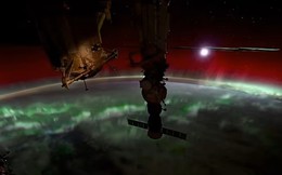 Ngắm cực quang đáng kinh ngạc từ không gian vũ trụ