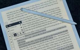 Trên tay nhanh Kindle Scribe 2025 phiên bản Frontlight