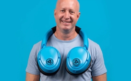 Ra mắt loa di động hình tai nghe khổng lồ, công suất 30W, pin trâu, bán giới hạn khoảng 2,6 triệu
