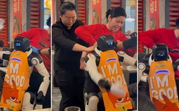 Robot tại nhà hàng lẩu Haidilao bất ngờ đập phá bát đĩa, phải chăng là stress quá?