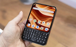 Điện thoại phím cứng như BlackBerry thêm phiên bản Pro cấu hình mạnh, giá đặt sớm chưa đến 13 triệu