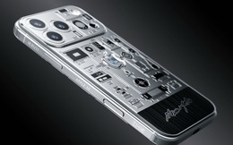 Caviar ra mắt iPhone 17 Pro phiên bản "iPhone 2007", gắn thẳng một mảnh bo mạch của iPhone đời đầu vào mặt lưng