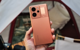 Đây là viên pin sạc dự phòng 10.001 mAh nhưng có mọi tính năng của một chiếc điện thoại, bao gồm cả việc chụp ảnh cho bạn