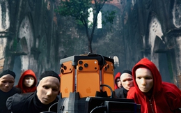 Bí mật đằng sau album trailer "HVL" của MCK: 8 chiếc iPhone 17 Pro và kỹ thuật quay 360 độ “ảo tung chảo”