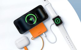 Pin dự phòng tích hợp cáp sạc, màn hình của Ugreen thêm màu mới hợp iPhone 17 Pro, giá khoảng 1 triệu