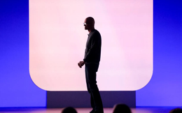 Sa thải 8.750 nhân sự, CEO Satya Nadella đi viết code: Gã khổng lồ 3.000 tỷ USD Microsoft “vã mồ hôi” khi mất 357 tỷ USD trong 1 phiên