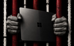 Microsoft Surface: Từ vị cứu tinh Windows thành “public enemy number one”