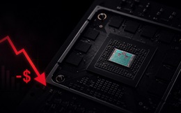 Giá chip nhớ tăng 700%, đến cả Microsoft cũng gồng lỗ hàng trăm USD cho mỗi máy bán ra dù đã tăng giá
