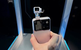 Bảo sao bán đắt: Riêng camera gimbal hợp kim titan của Robot Phone đã tốn gần 12 triệu để sản xuất