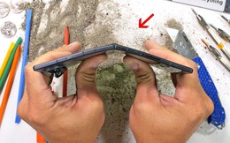 Lần đầu tiên, 1 chiếc Galaxy Z Fold thất bại trong bài thử độ bền của JerryRigsEverything