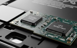 AI đảo lộn ngành smartphone: RAM và bộ nhớ tăng giá 340%, vượt cả chip flagship