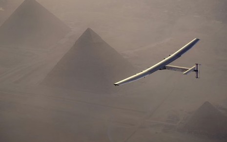 Hành trình của máy bay năng lượng mặt trời vòng quanh thế giới không tốn 1 giọt nhiên liệu