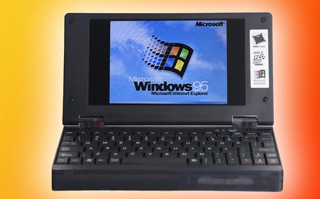 2024 rồi nhưng hãng này vừa ra mắt laptop mới 100% chạy Windows 3.11 và Windows 95