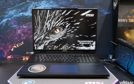 Cận cảnh “Rồng Bắc Âu” MSI Titan 18 HX Dragon Edition: Siêu laptop mạnh mẽ với Intel Core Ultra 9 285HX, Nvidia RTX 5090 và thiết kế “ngầu vô đối”