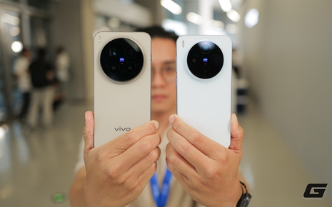 Trên tay vivo X300 và X300 Pro: Thiết kế vuông vắn, camera ZEISS cực xịn, có cả phụ kiện zoom siêu xa cho ai thích "bắn tỉa"