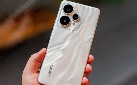 Cận cảnh realme 15 Pro: Thiết kế bắt mắt, pin 7000mAh cực “trâu”, nhiều tính năng AI độc đáo, giá 15 triệu đồng
