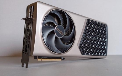 Bỏ 1.200 USD mua RTX 5080, người dùng nhận được 5 cục đá, phản ứng của người bán gây chú ý