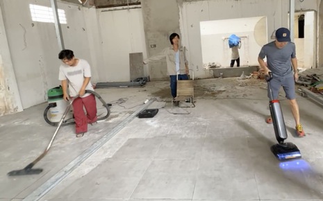 Admin Tinh Tế đem máy lau hút khô ướt ra công trường đấu với máy chuyên dụng: "Kèo" nào thắng?