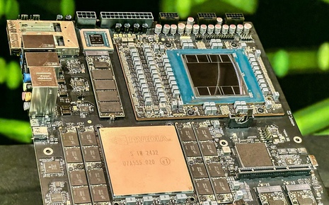Loại vải này của Nhật Bản có gì đặc biệt mà đại diện NVIDIA, Microsoft, AMD phải đến tận nơi để nài nỉ đòi mua?