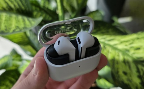 Tai nghe Galaxy Buds 3 FE ra mắt: Thiết kế mới, có chống ồn ANC xịn, tích hợp AI, giá 3,9 triệu đồng