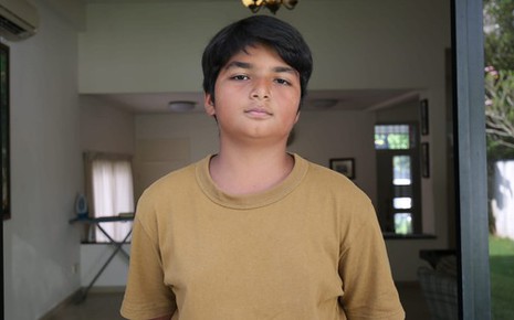 Người người vibe code, nhà nhà vibe code: Cậu bé 13 tuổi cùng chị gái tuổi teen thức trắng 24 giờ thi hackathon AI tại Singapore nhờ vibe coding