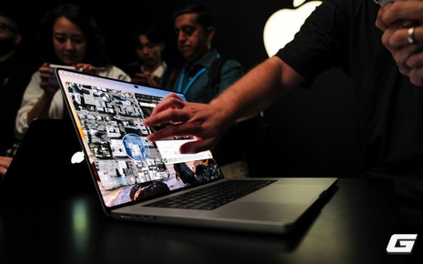 Đây là MacBook Pro cảm ứng: Màn OLED đen sâu, Dynamic Island lên Mac kích thước siêu nhỏ