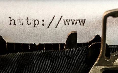 Hỏi AI: Vì sao tiền tố “www.” đang dần biến mất khỏi địa chỉ website?