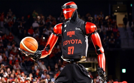 Toyota gây sốt với robot CUE7 cao hơn 2 mét, ném bóng chuẩn xác khiến cả NBA cũng phải dè chừng