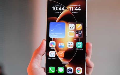 Trên tay smartphone Xiaomi giá chỉ 17 triệu mà có chip Snapdragon 8 Elite Gen 5, pin tận 8.000mAh