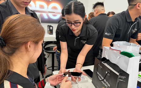 Lần đầu tiên sau nhiều năm, Apple chịu thua!