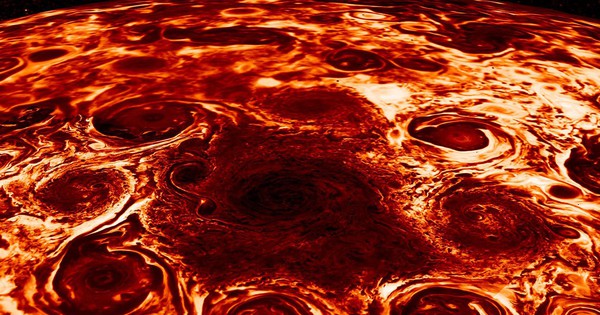 Xếp thành hình dạng kỳ lạ, những cơn lốc xoáy khổng lồ trên Sao Thổ khiến giới khoa học sửng sốt