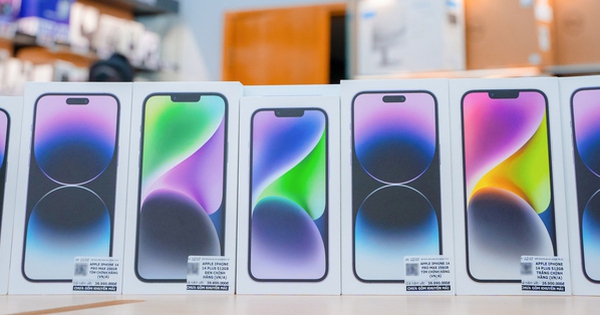 iPhone 14 “ế hàng” trong ngày đầu mở bán tại Việt Nam, lý do là gì?