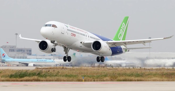 Máy bay 'Made in China' chính thức cất cánh: Nhận được hàng trăm đơn đặt hàng, giá rẻ hơn cả Airbus