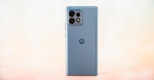 Motorola launches Snapdragon 8 Gen 2 chip smartphone with a cheap price of just over 11 million VND