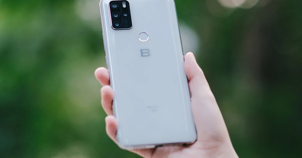 Cheap Bphone “out of stock” after only a few months, will BKAV’s goal of reaching the Top 2 market share in 2023 become a reality?