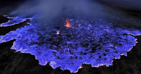 Explain the mysterious phenomenon, the volcano erupts blue lava