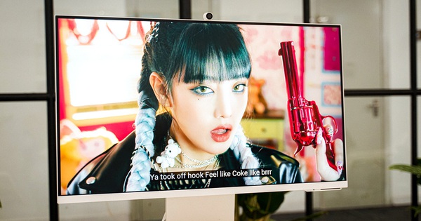 Youthful design, high contrast 32″ 4K panel, comes with a magnet webcam, can be used instead of a TV