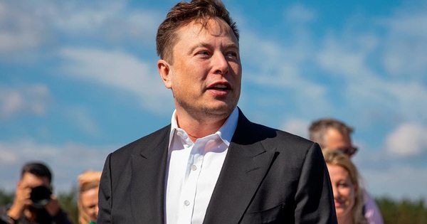 Turning the car off on the board, Elon Musk is planning to take over Twitter?
